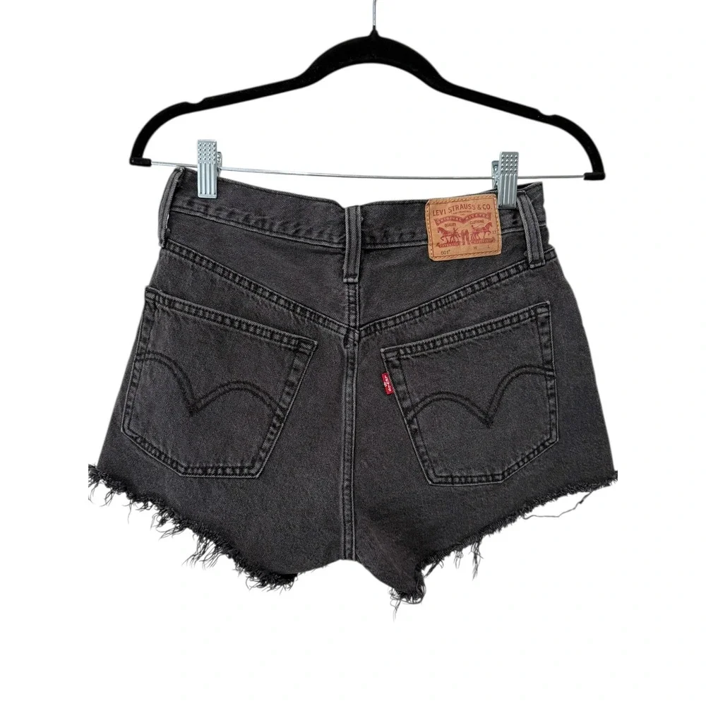 Levis excellent waist